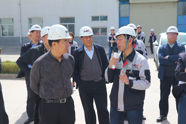 2017.4.18鏀垮崗-03410.jpg 甘肅省政協(xié)副主席黃選平一行蒞臨甘肅泓源麥迪邁智能停車(chē)有限責任公司檢查指導工作(圖4)