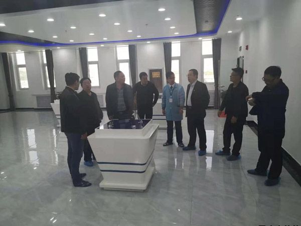 市政府國資委羅彥鵬副主任一行到公司調研(圖2) 市政府國資委羅彥鵬副主任一行到公司調研(圖2)