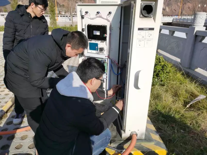 新能源公司四項舉措保障春節期間純電動(dòng)汽車(chē)充電服務(wù)(圖2) 新能源公司四項舉措保障春節期間純電動(dòng)汽車(chē)充電服務(wù)(圖2)