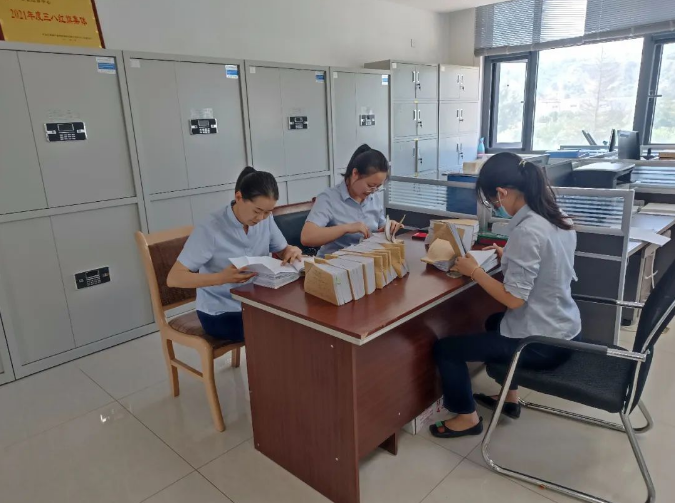 市產(chǎn)投集團財務(wù)管理部有序完成會(huì )計檔案整理工作(圖1) 市產(chǎn)投集團財務(wù)管理部有序完成會(huì )計檔案整理工作(圖1)