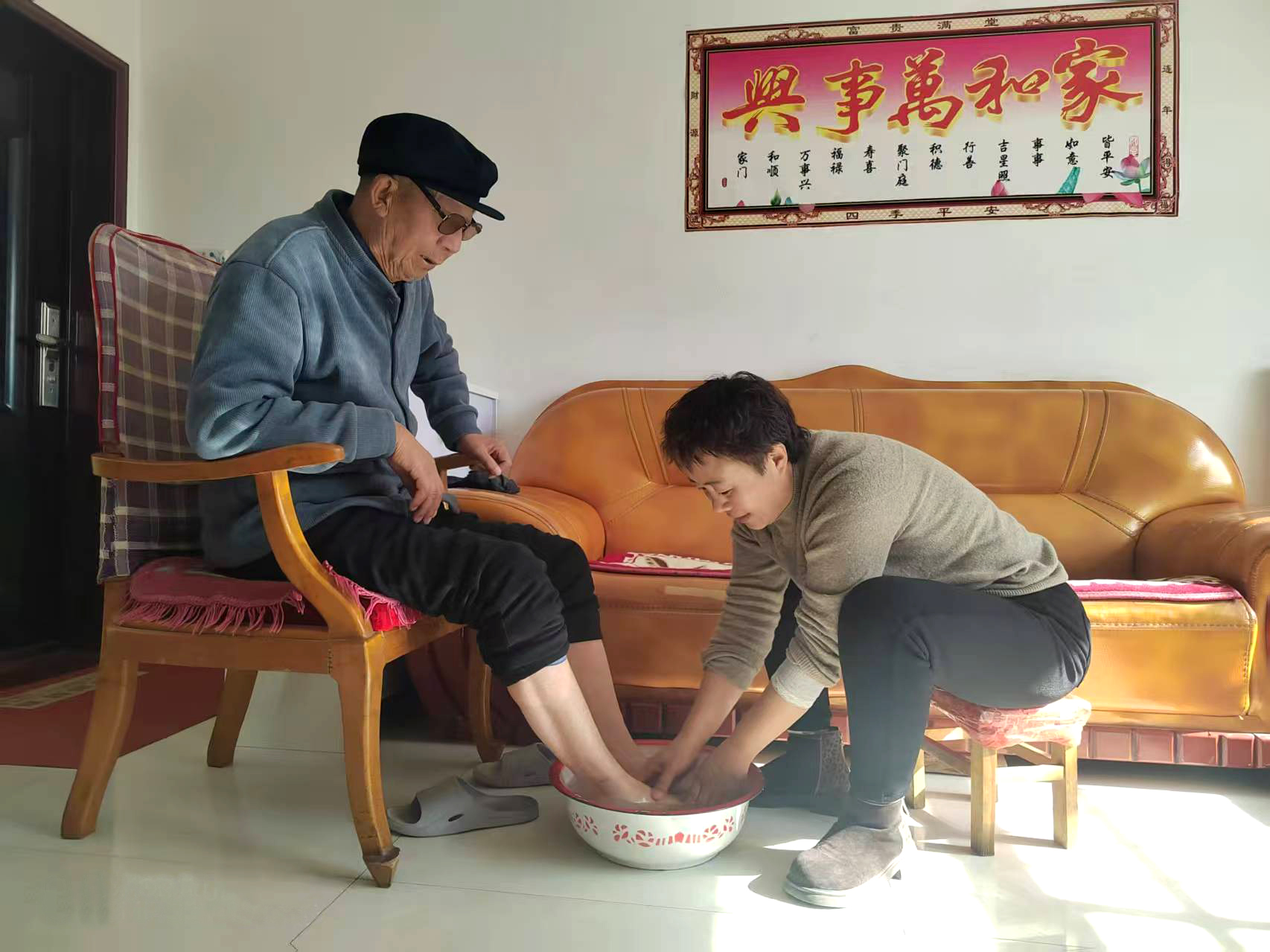 學(xué)習先進(jìn) 致敬榜樣——5人獲評集團公司2024年度“產(chǎn)投榜樣”(圖5) 學(xué)習先進(jìn) 致敬榜樣——5人獲評集團公司2024年度“產(chǎn)投榜樣”(圖5)